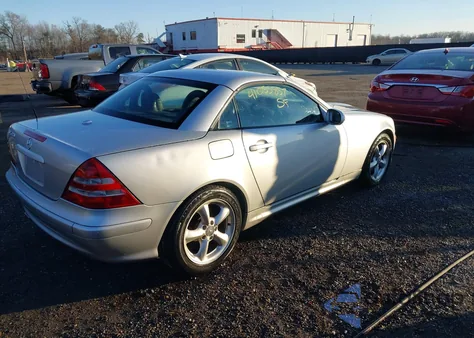 2001 Mercedes-Benz Slk 320 from USA, damaged, VIN WDBKK65F11F181562
